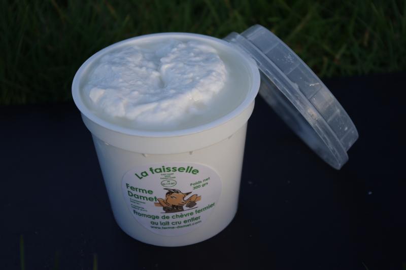 fromage blanc très frais moulé à la louche fromage fermier fromage blanc très frais moulé à la louche fromage fermier