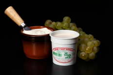 Pot de crème fraiche 12cl (La ferme du petit Franchesse) Pot de crème fraiche 12cl (La ferme du petit Franchesse)